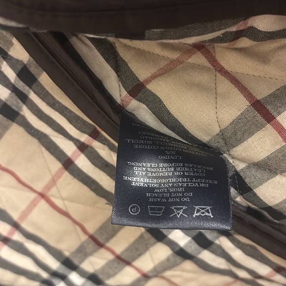 BURBERRY Quilted Jacket - Picture 8 of 8